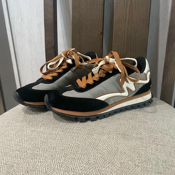 Marc Jacob’s Black/Gray/Gold trainer - Picture 1 of 7